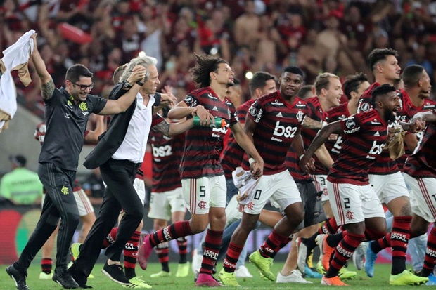Rubro-negro vence por 5 a 0 e vive noite histórica no Maracanã