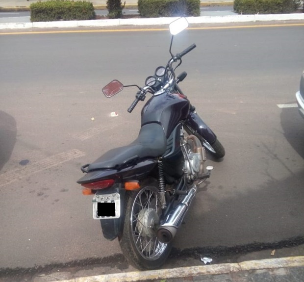 Polícia Militar recupera moto e iPhone roubados e prende ladrão