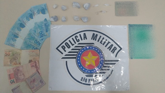 Polícia barra festa em Bastos e apreende porções de maconha e cocaína