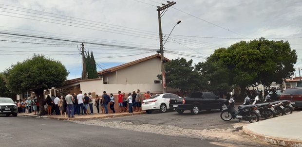 Fila nesta quinta-feira (19) no Cartório Eleitoral de Tupã