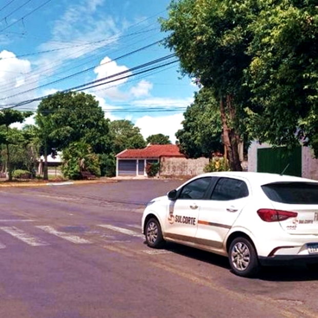 Moradores do bairro cobram melhorias na sinalização do trânsito; objetivo é reduzir número dos acidentes registrados no início da Avenida Tamoios