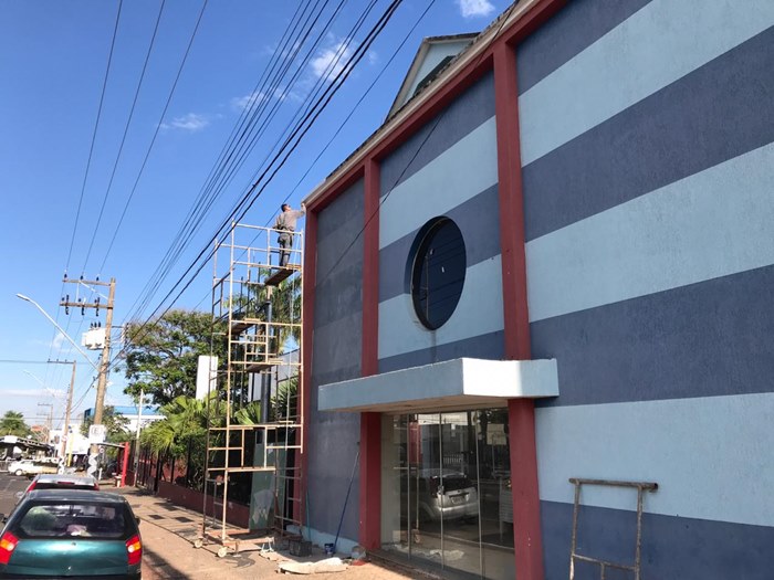 Para a entrega do prédio e utilização, a Prefeitura estabelecerá uma meta para executar serviços complementares.