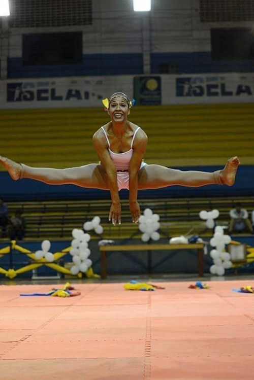 A professora e técnica das aulas de Ginástica Acrobática e Ginástica Acrobática Adaptada Inclusiva Maiara Priscila Trindade.