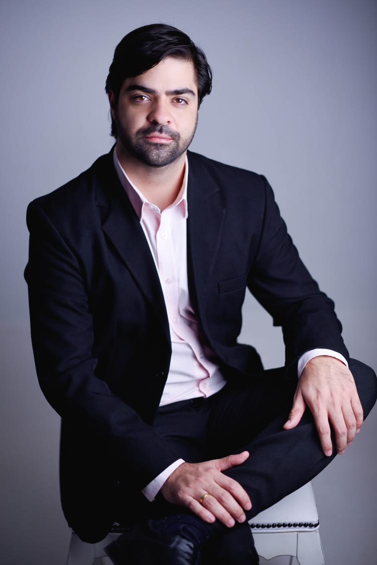 Jornalista Rafael Venchiarutti lan�a seu primeiro livro