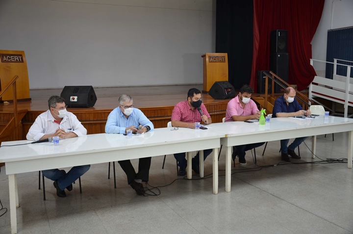 Coletiva com autoridades municipais explicou sobre como será a fase vermelha.