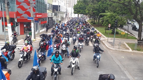 Motoboys tupãenses se unem e fazem protesto contra o preço da gasolina na cidade. Foto Ilustrativa.