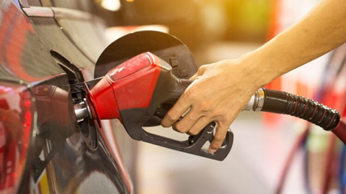 Petrobras anuncia primeira redução no preço da gasolina do ano
