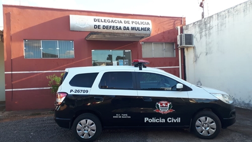Homem agride companheira, à procura no hospital e é preso em flagrante pela Polícia Civil de Bastos