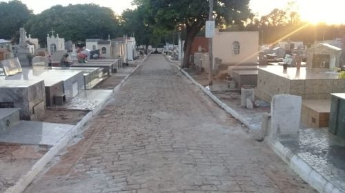 Secretário de Obras esclarece sobre suposto desabamento de sepultura no Cemitério da Saudade. Foto: Redes Sociais.