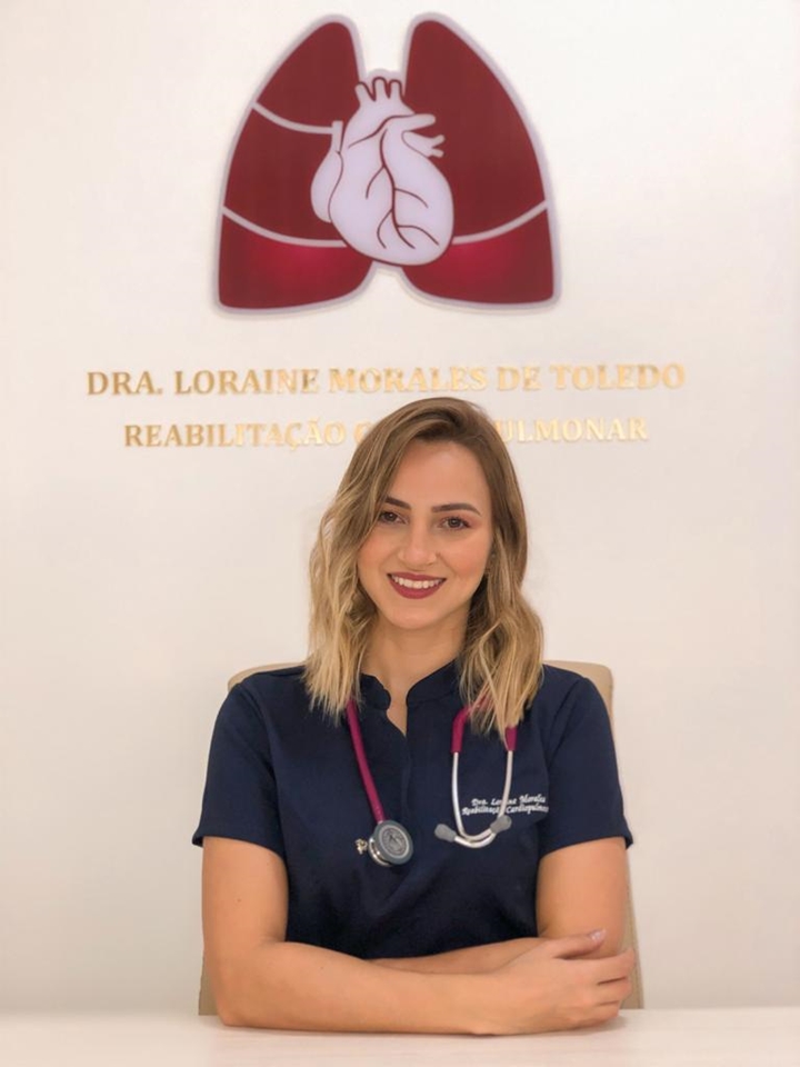 Loraine Morales de Toledo tem 26 anos e é fisioterapeuta intensivista.
