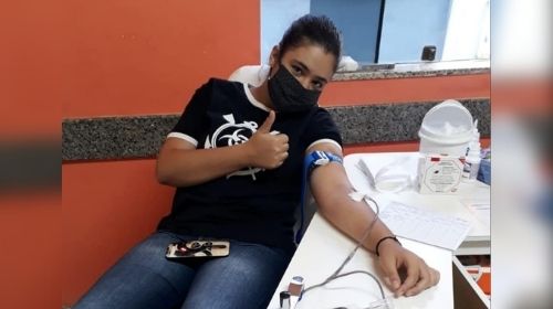 Menina faz 16  anos e pede para doar sangue como presente de aniversário