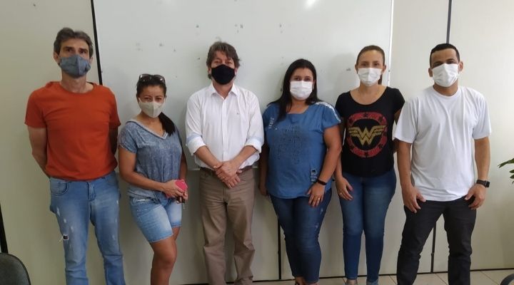 Grupo se reuniu com o secretário municipal de Educação nesta quarta-feira (10)