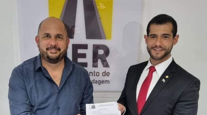 O prefeito Rodrigo ao lado do deputado federal Alexandre Leite