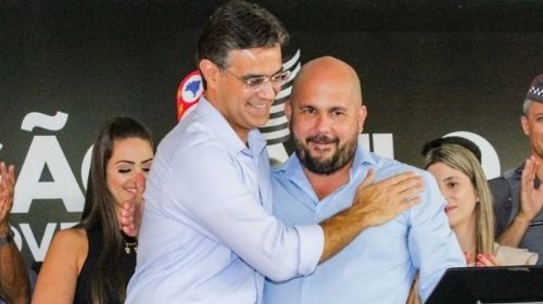 O governador de SP ao lado do prefeito de Queiroz, Walter Rodrigo