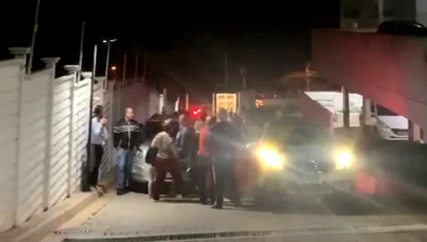 Moradores saíram de prédio em Itatiba — Foto: Reprodução/Redes sociais