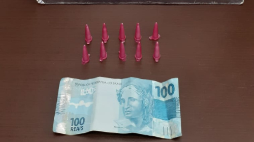 Adolescente de 16 anos é detido com dez pinos de cocaína em Tupã - Foto: Polícia.