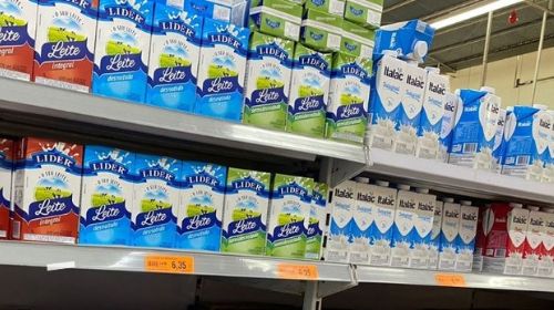 Preço do leite em supermercado de Tupã/Foto: Bruna de Pieri