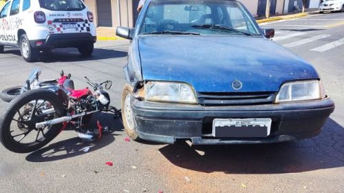 Acidente deixa duas pessoas feridas no cruzamento entre Avenida Tabajaras e Rua Nhambiquaras