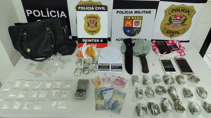 Divulgação - Idosa foi presa por esconder drogas em sua casa, na Vila Líder, em Presidente Prudente (SP) — Foto: Polícia Civil