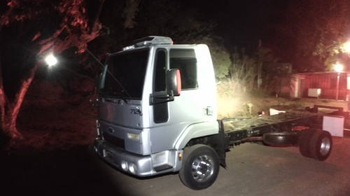 Polícia de Iacri localiza caminhão que foi roubado no Paraná há quatro meses - Foto: Cedida
