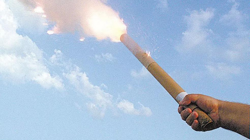 Rojão explode e torcedor perde dedos em jogo no último domingo em Tupã - Foto Ilustrativa/Reprodução