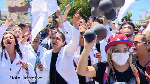 Enfermeiros protestam em Aracaju (SE) contra suspensão da lei do piso salarial da categoria. (IMAGEM ILUSTRATIVA) — Foto: Sidiclei Andrade/ TV Sergipe