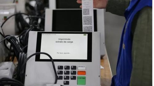 REUTERS - Voto branco ou nulo pode ajudar a determinar disputa