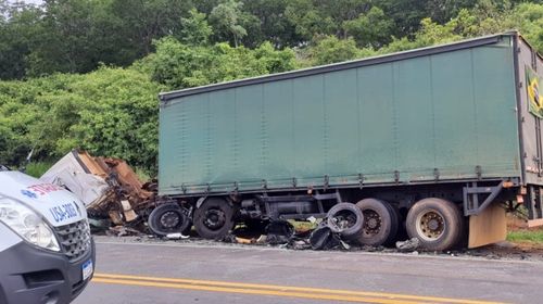 Grave acidente deixa dois mortos na SP-294 em Parapuã/Foto: Bruna de Pieri