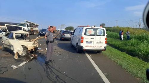 Acidente frontal na SP-294 matou duas pessoas (Foto: Divulgação)