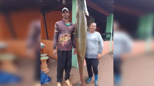 Homem comemora aniversário fisgando pirarucu de 113 quilos em rio do interior de SP — Foto: Arquivo Pessoal