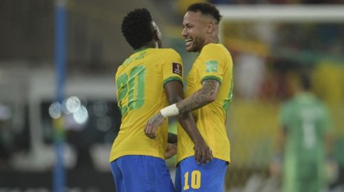 Neymar e Vinicius Júnior devem começar a partida diante da Sérvia