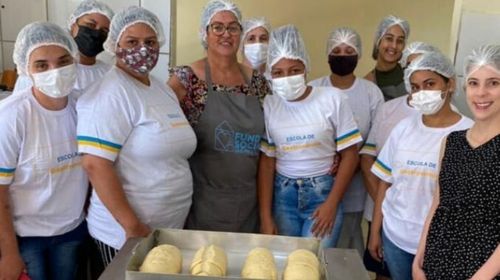 Queiroz realiza curso gratuito de panificação básica para 20 alunas (Cedida pela Prefeitura de Queiroz)