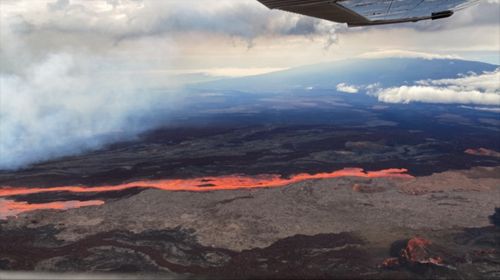 Maior vulcão ativo entra em erupção nos EUA pela primeira vez em quase 40 anos (Foto/ Reprodução/ Jovem Pan)