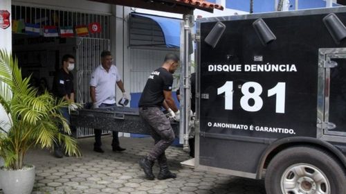 Adolescente invadiu duas escolas e matou quatro pessoas na sexta-feira (25) (Foto: KADIJA FERNANDES / AFP)