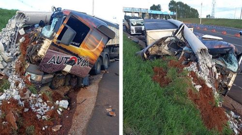 Acidente envolve caminhão e carreta no pedágio da SP-294, em Oriente (Foto/Reprodução)