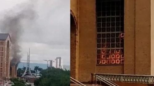 Chamas atingiram a Capela das Velas na manhã desta quarta-feira (21) (Foto: Redes Sociais)