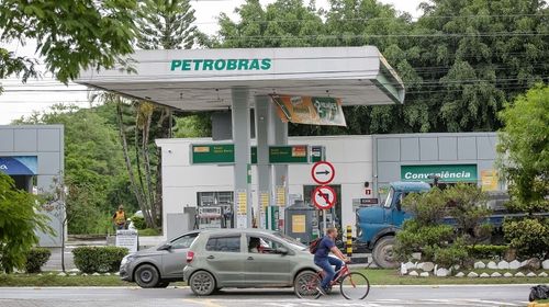 Preço da gasolina cai no Brasil pela quinta semana consecutiva (Foto/Reprodução)