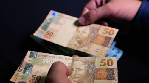 Salário mínimo passa a ser de R$ 1.320 a partir deste domingo (1º) (Foto/Reprodução)