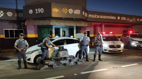 Polícia Rodoviária apreende cerca de 150 kg de maconha na SP- 294, em Tupã (Foto/ Cedida por João Mário Trentini)