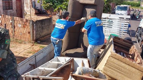 O cronograma será divulgado segunda-feira (30), para que a população saiba quando deixar nas calçadas: móveis, colchões, madeira, etc/Foto: Divulgação prefeitura